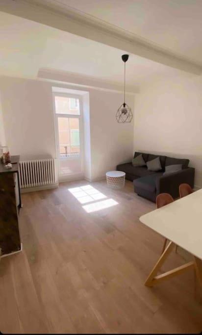 Appartement De Charme Au Coeur Du Centre Ville . مييو المظهر الخارجي الصورة
