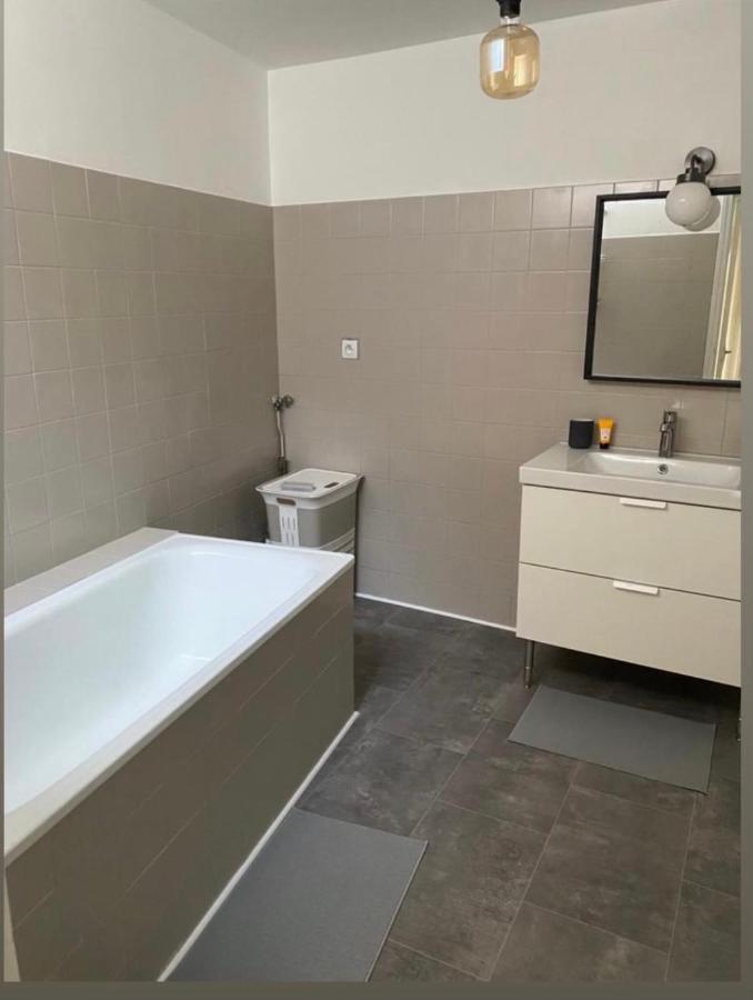Appartement De Charme Au Coeur Du Centre Ville . مييو المظهر الخارجي الصورة